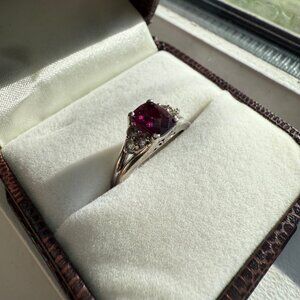 Stunning Sterling Silver Ring with Garnet Size 5.5 - perfect gift or for you!